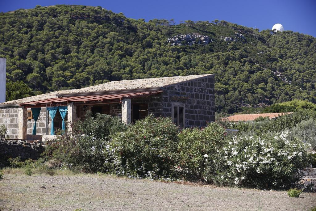 Case Vacanze La Cernia Bruna Isola di Ustica ภายนอก รูปภาพ